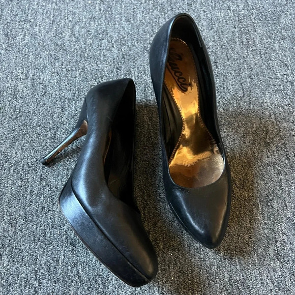 Gucci Black Pump Heels, size 37 - Picture 2 of 9